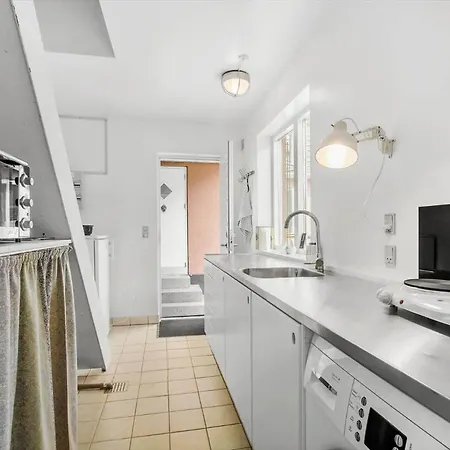 4789-ronne-stampen-vej-2-hus-22 * Rønne