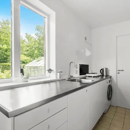 4789-ronne-stampen-vej-2-hus-22 *