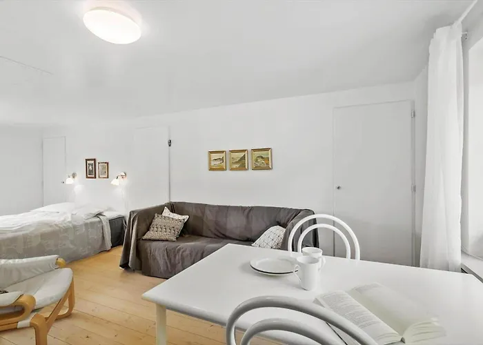 4789-ronne-stampen-vej-2-hus-22 * Rønne